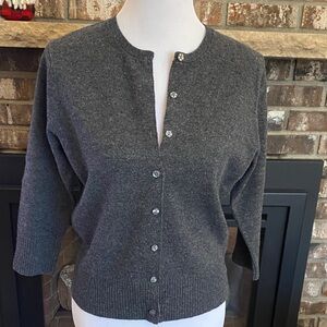 GAP lambswool blend button up gray cardigan. Fun pink ribbon inside placket.